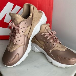 black and gold huaraches womens